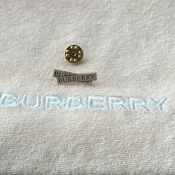 Burberry pin or tie tac …. authentic - Picture 4 of 4